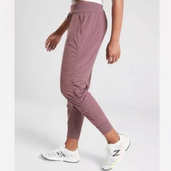 Athleta Violet Aligned Attitude Sweatpants Size 10 Petite - Picture 2 of 12